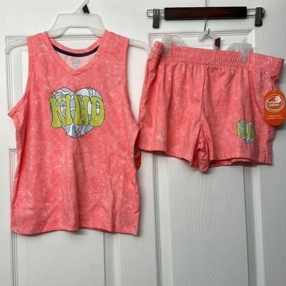 Girls XXL matching “be kind” shorts and tee set